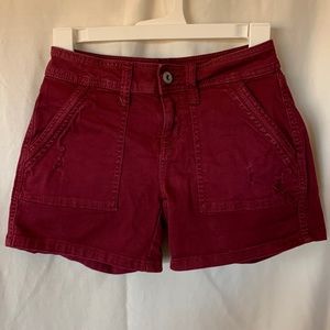 Arizona Jean Co. maroon slight distressed midi short juniors size 0.